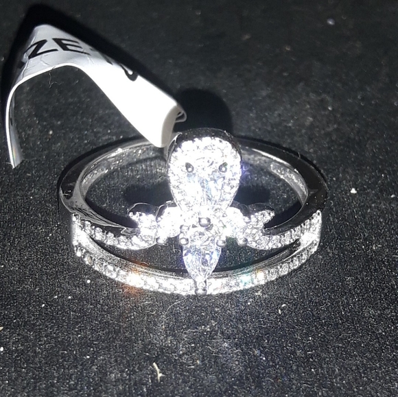 💌 5 for 15 - Beautiful Size 10 Ring - NWT - Picture 2 of 4